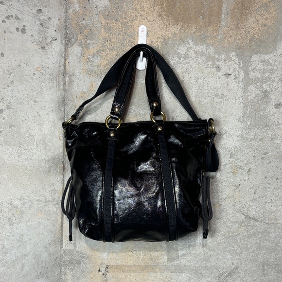 m351 Vintage Coach Black Patent Leather Poppy Daisy Liquid Glass Tote Purse Bag - Picture 2 of 13